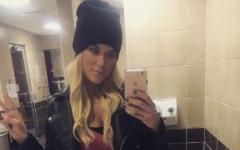 lana_restroom