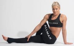 Felice Herrig Getting A Good Stretch In
