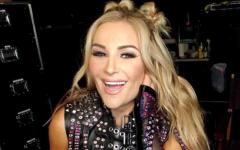 Nattie Is All Smiles Backstage