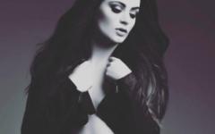 Paige With A Flashback Friday Photo Shoot