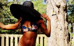 You Can’t Hide Foxy’s Beauty In The Shadows