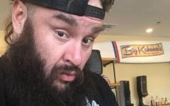 Braun Strowman Eats Pokebowl