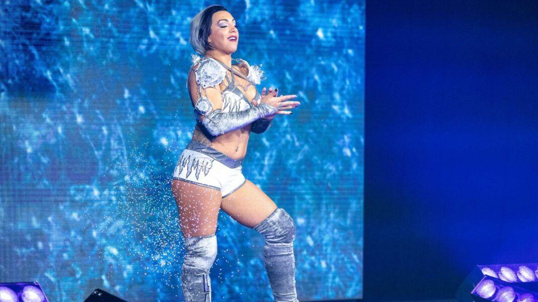 Lady Frost Signs With MLW