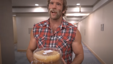 Megabyte Ronnie Reflects On Eating Lemon Glazed Cake On Being The Elite