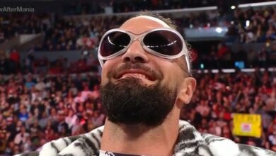 Seth Rollins Loves Football, The Chicago Bears Are 1-2