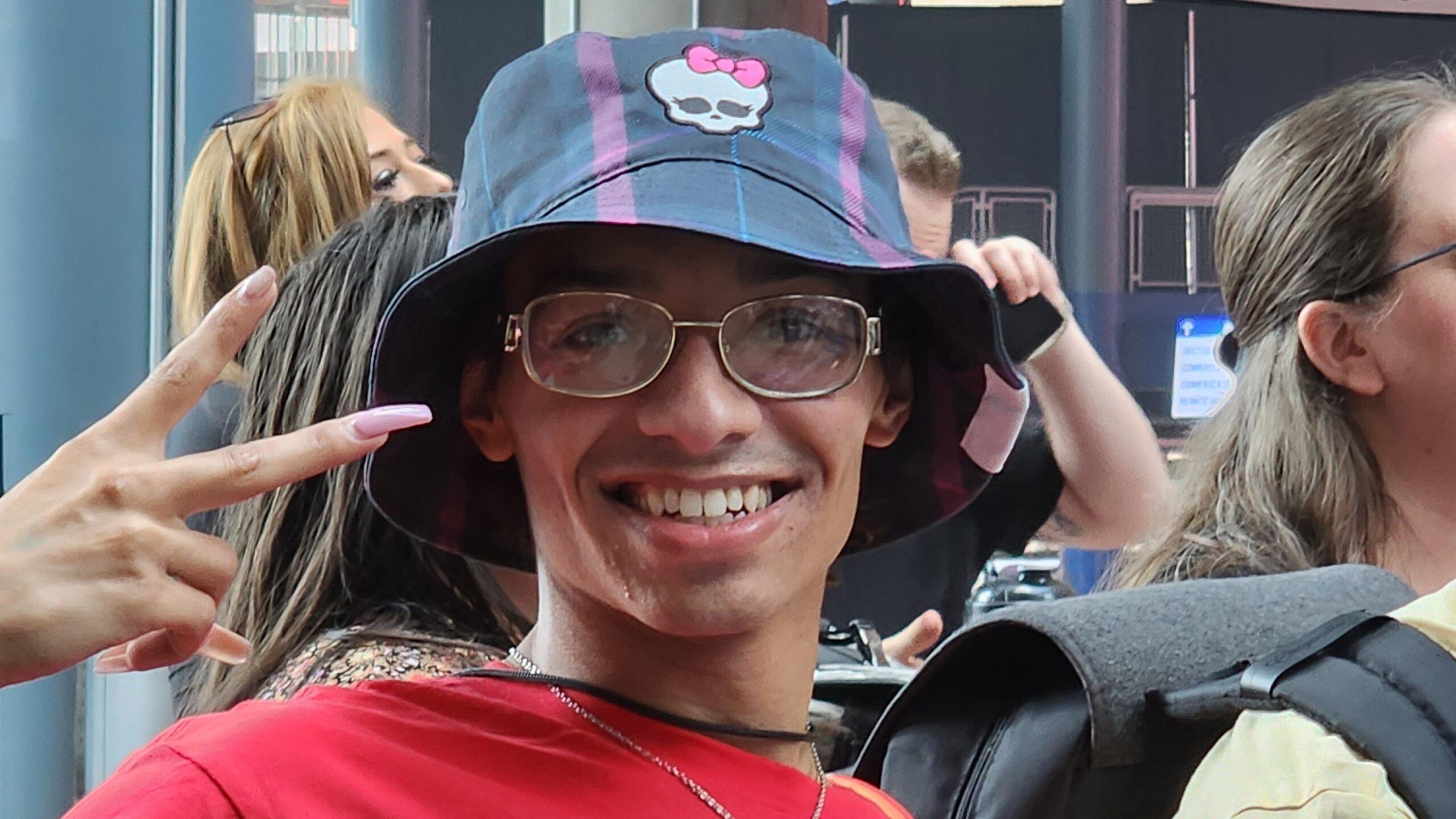 gnzj5xqxcaagytw