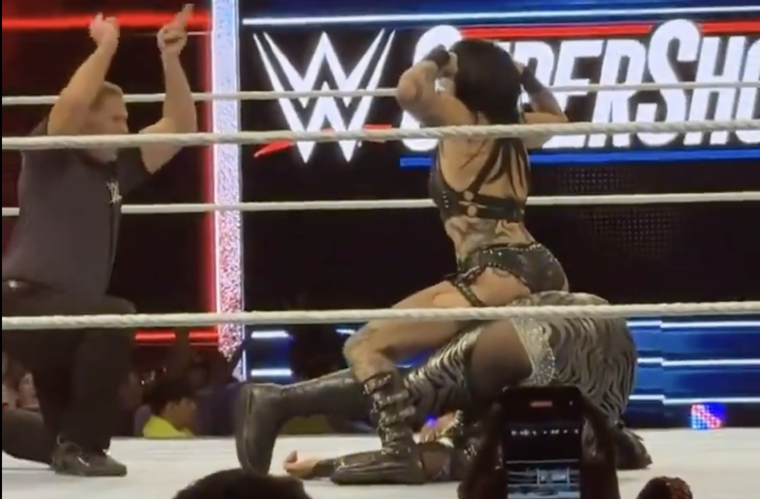 nia jax Rhea Ripley