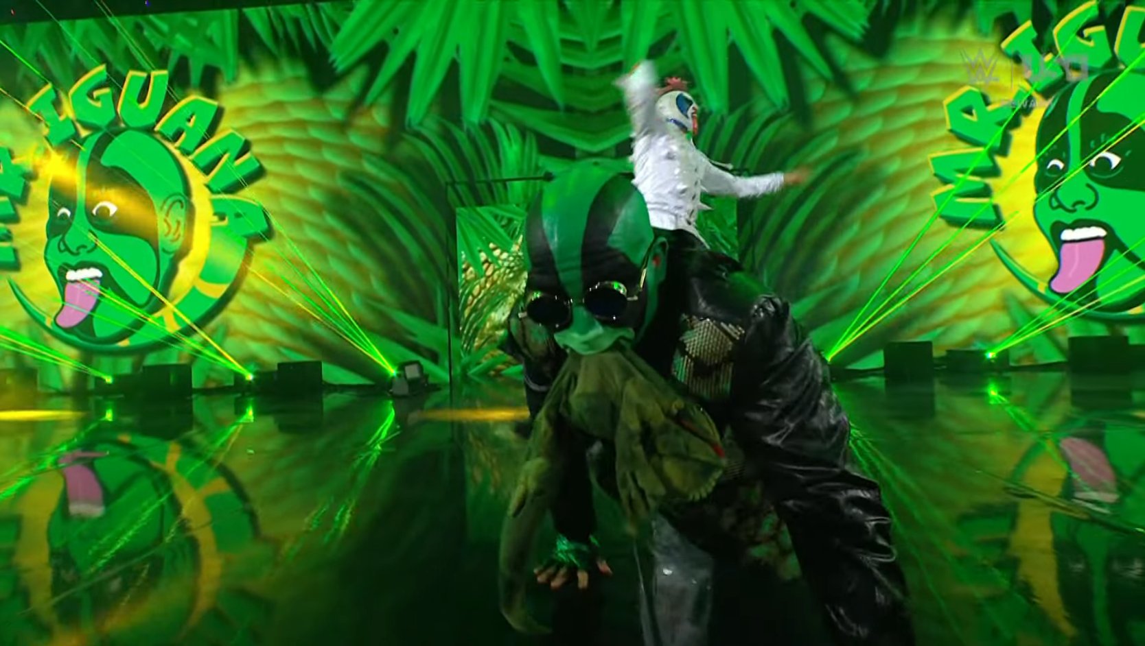 mr iguana psycho clown wwe smackdown