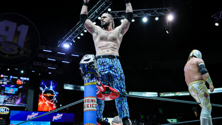 Flip Gordon Signs Multi-Year Contract With CMLL