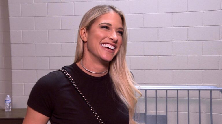Kelly Kelly Confirms She Signed WWE Legends Deal, Explains Why She Was Not At Evolution PLE
