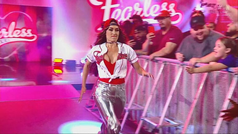 Nikki Bella Returns On WWE Raw