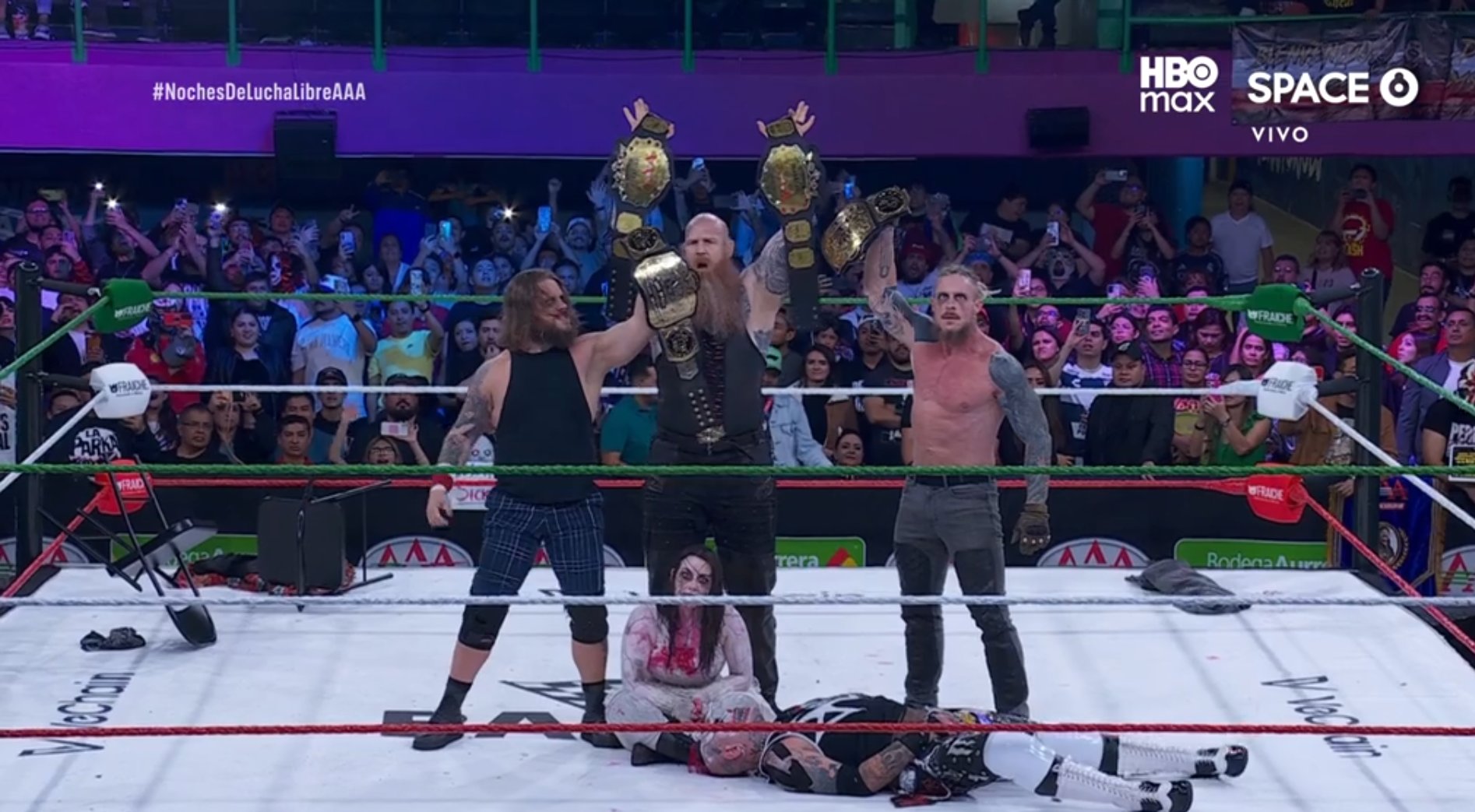 Wyatt Sicks Attack Psycho Clown & Pagano At AAA Héroes Inmortales