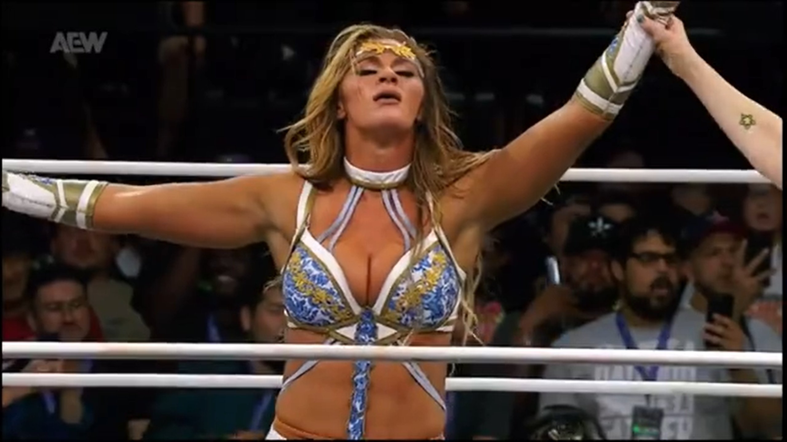 Megan Bayne Defeats Mina Shirakawa In Blood & Guts Advantage Battle On AEW Dynamite