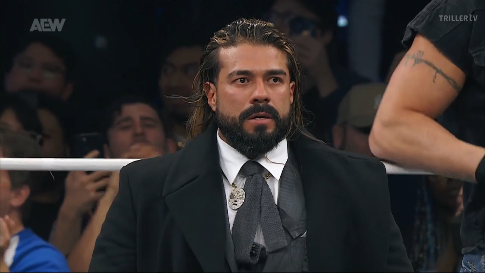 Andrade El Idolo Responds To Bandido, WWE Raw Preview, More | Fight Size