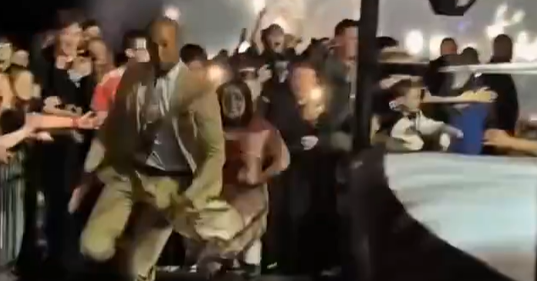 Byron Saxton Gets ‘Glasgow Suit Cardio’ As Nikki Cross Chases Him Around The Ring At WWE Glasgow Live Event