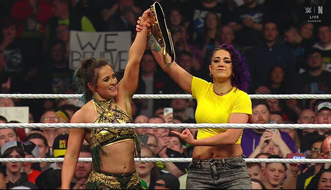Lyra Valkyria and Bayley