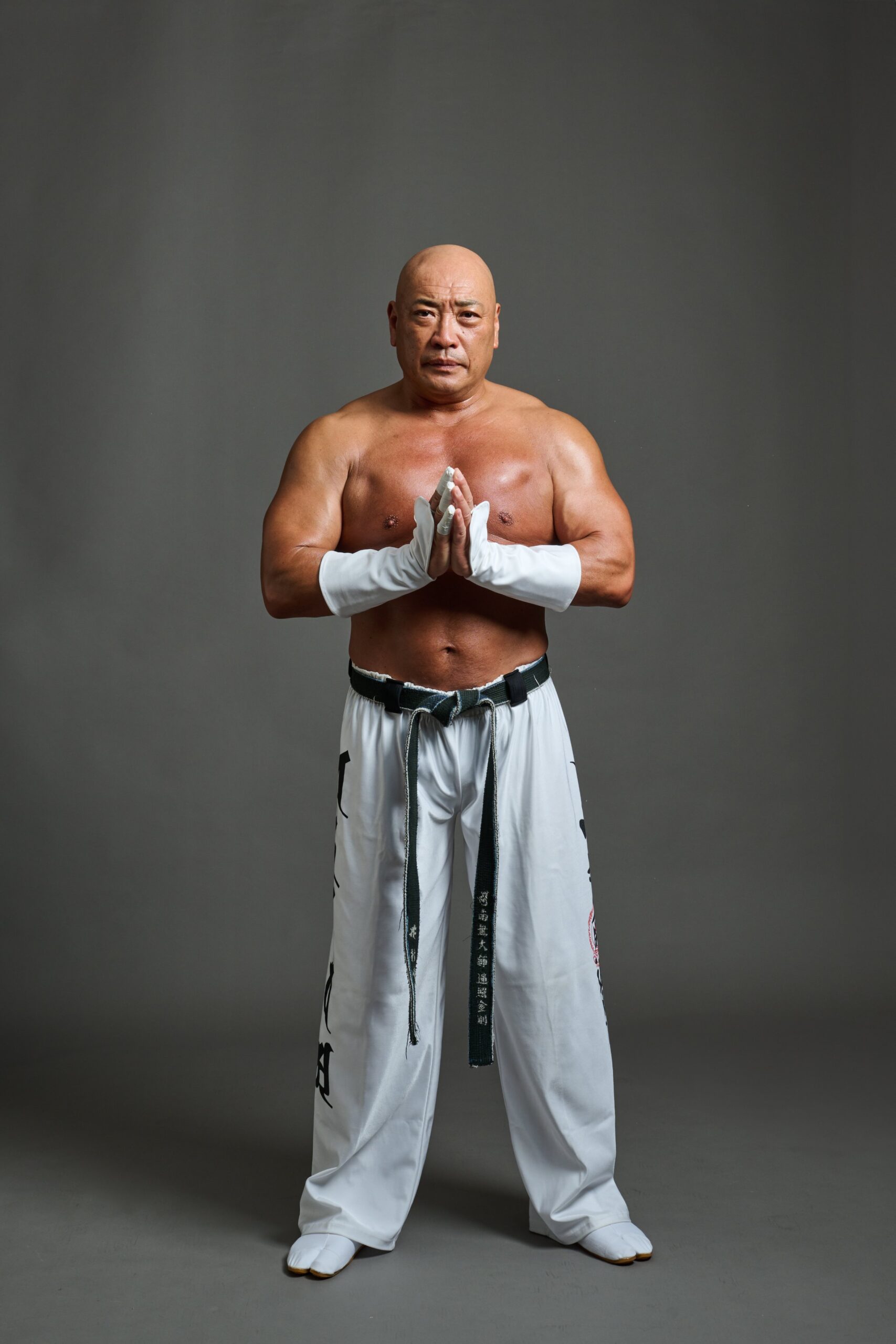 Jinsei Shinzaki (Hakushi) Undergoes Surgery For Distal Radius Fracture In Left Wrist