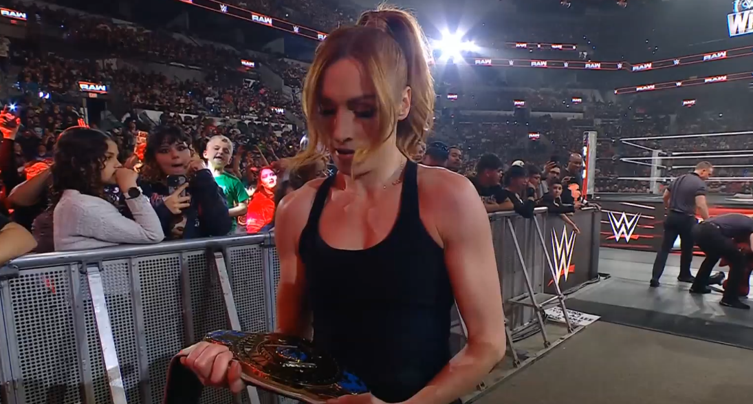 Becky Lynch Returns, Attacks AJ Lee After Bayley Match On WWE Raw