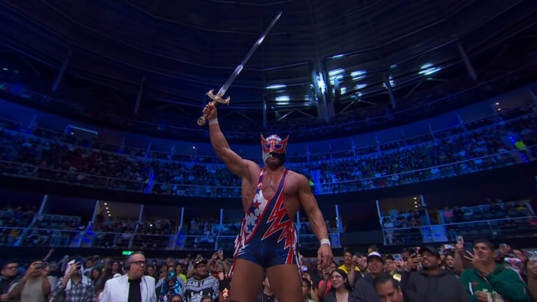 Original El Grande Americano Attempts To Unmask El Grande Americano II, Steals Rey de Reyes Sword