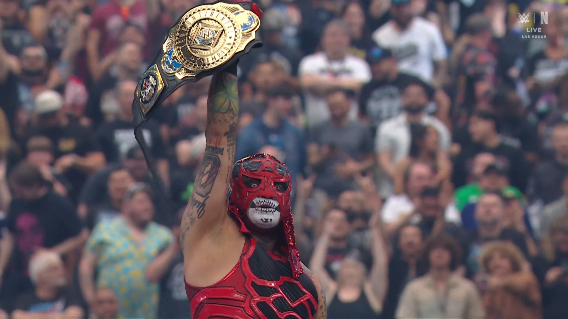 Penta Says He Prefers The Six-Sided Ring, Would Like WWE To Try Using It
