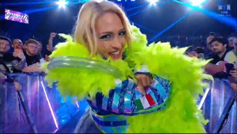 Giulia Reacts To Massive Cheers From Italian Crowd On WWE Raw