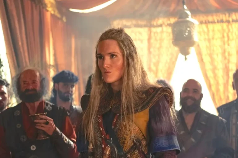 Abigail Thorn From ‘House Of Dragons’ Uses A Chair At T4T Wrestling