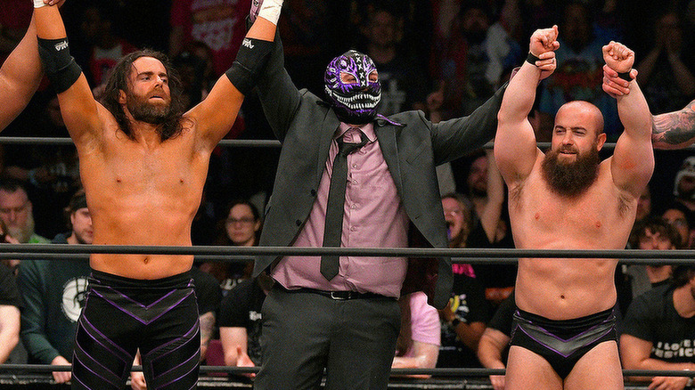 The Dark Order Re-Signs With AEW