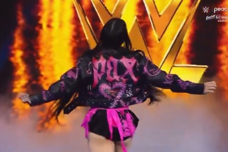 Tatum Paxley Thanks Mara Sade For Her WWE Sunday Night’s Main Event Jacket
