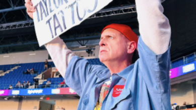 wwe sign guy