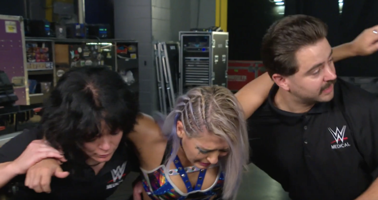 Giulia Apologizes For Making Fans Worry After Being Helped To The Back At WWE SmackDown